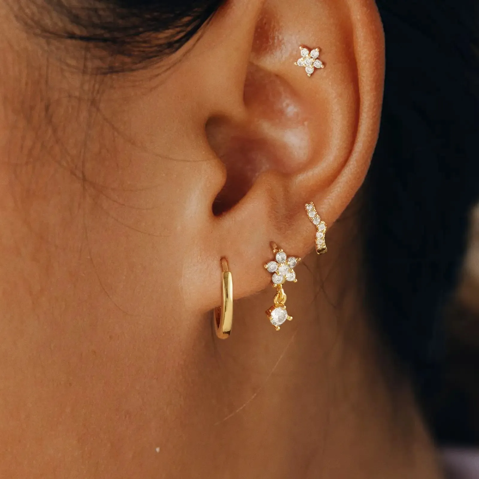 Kyerlyn Flower Dangle Huggie Earrings Set