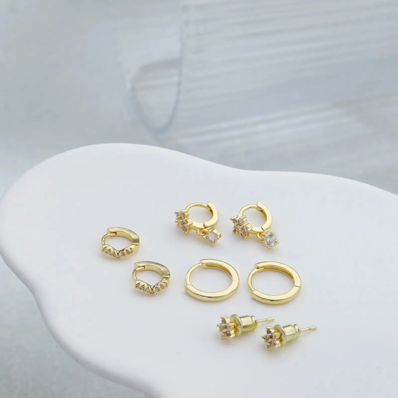 Kyerlyn Flower Dangle Huggie Earrings Set